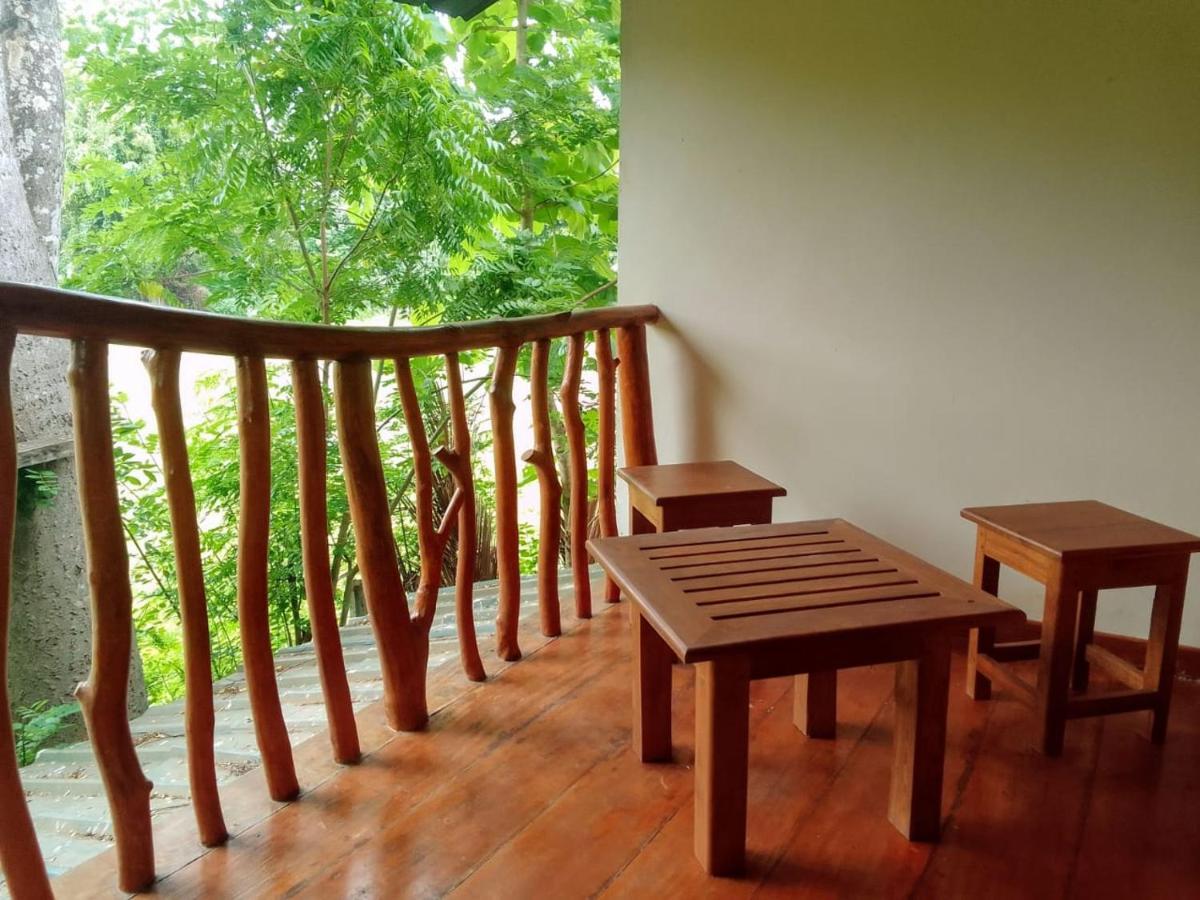 Thought Blooming Hotel Udawalawe Exterior photo