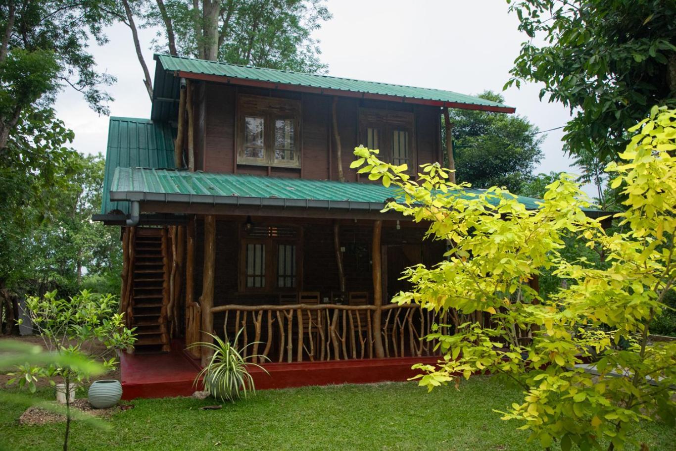 Thought Blooming Hotel Udawalawe Exterior photo
