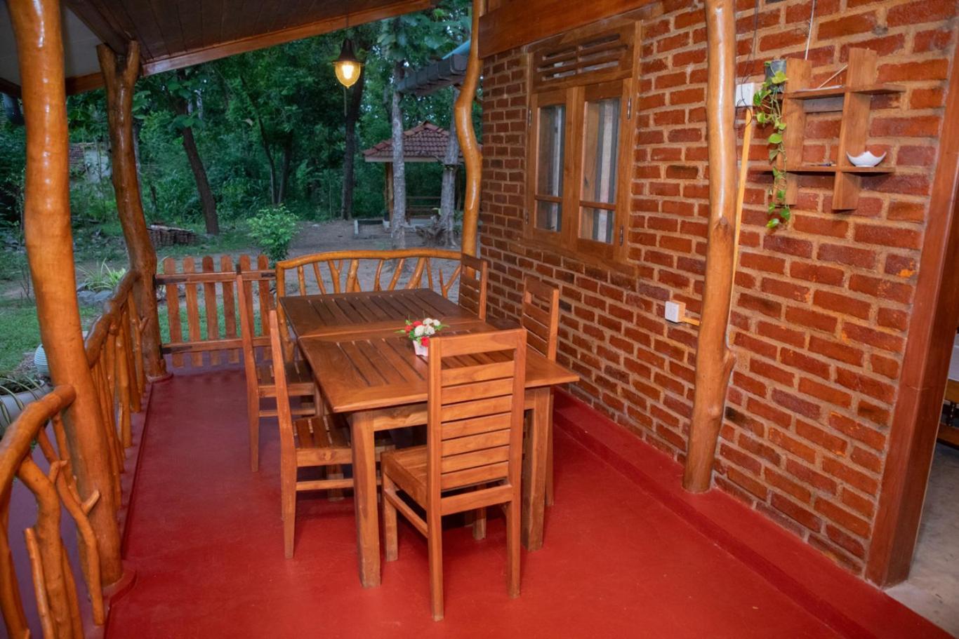 Thought Blooming Hotel Udawalawe Exterior photo